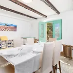 Beautiful Home In Nerezine