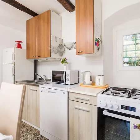 3 Bedroom Amazing In Nerezine