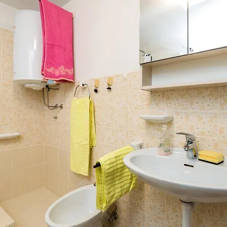 3 Bedroom Lovely In Nerezine
