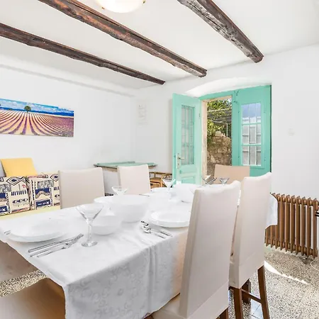 3 Bedroom Lovely In