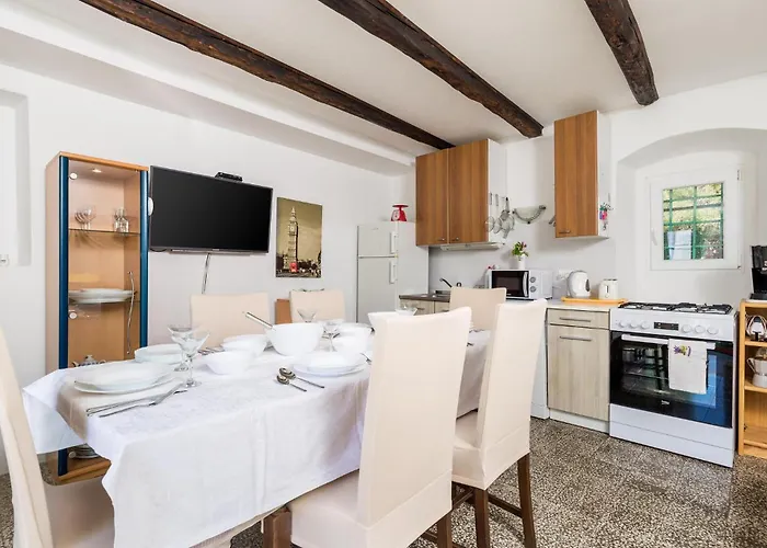 Σπίτι διακοπών 3 Bedroom Lovely In Nerezine