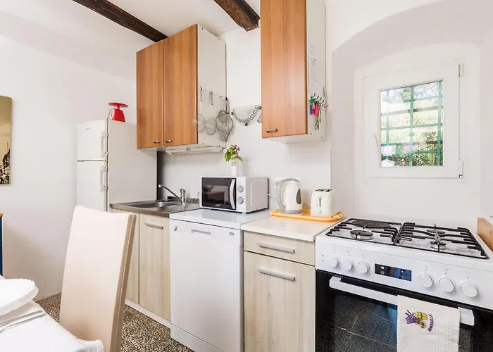3 Bedroom Lovely In Nerezine