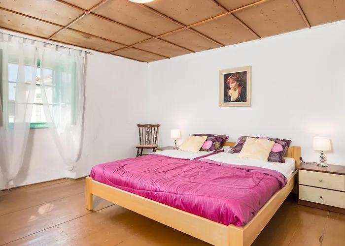 Σπίτι διακοπών 3 Bedroom Lovely In *