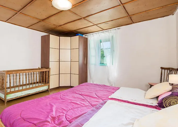 3 Bedroom Lovely In Σπίτι διακοπών *