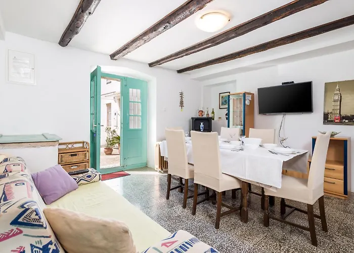 Σπίτι διακοπών 3 Bedroom Lovely In